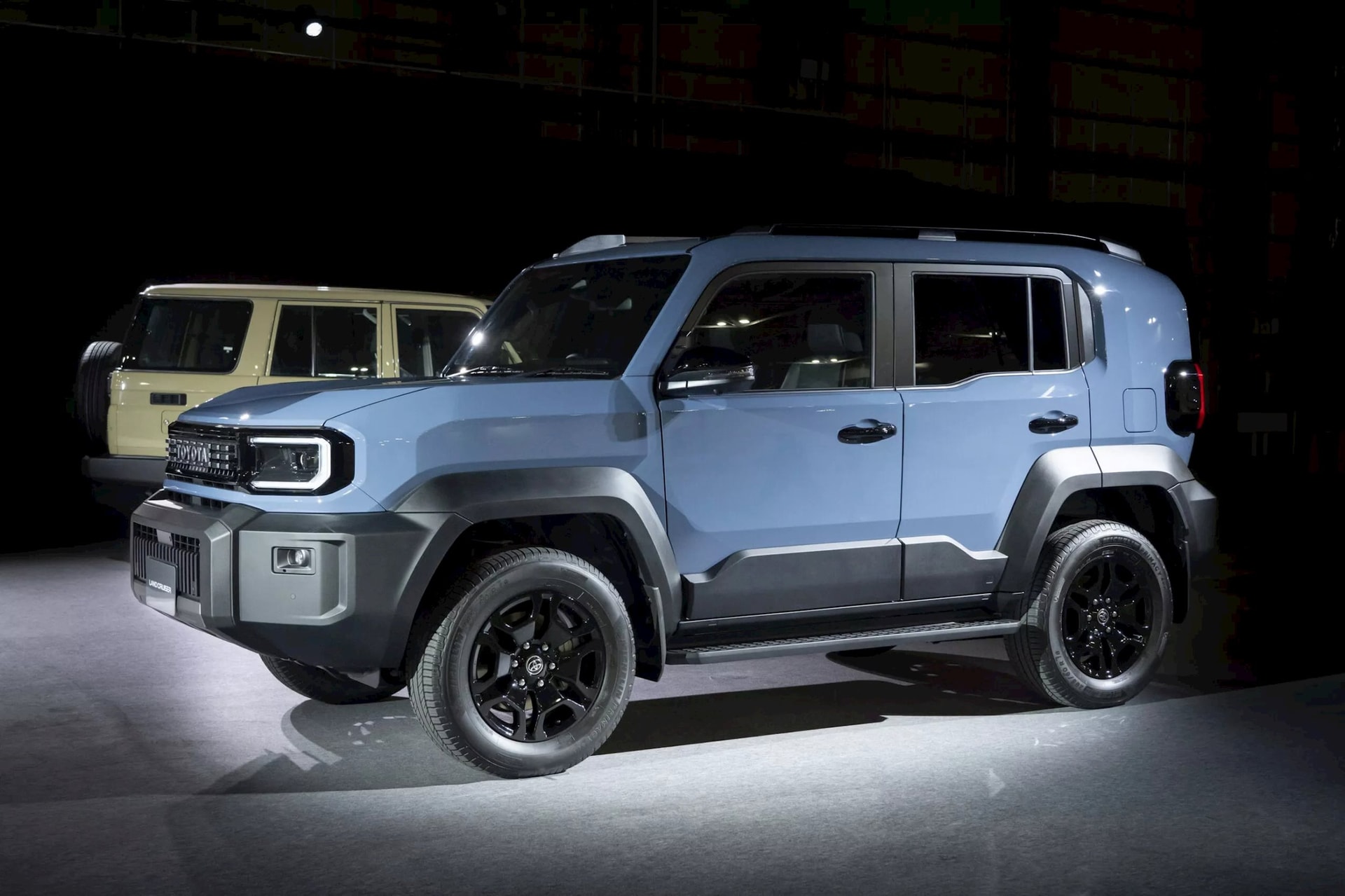2026-toyota-land-cruiser-fj_36-s.jpg