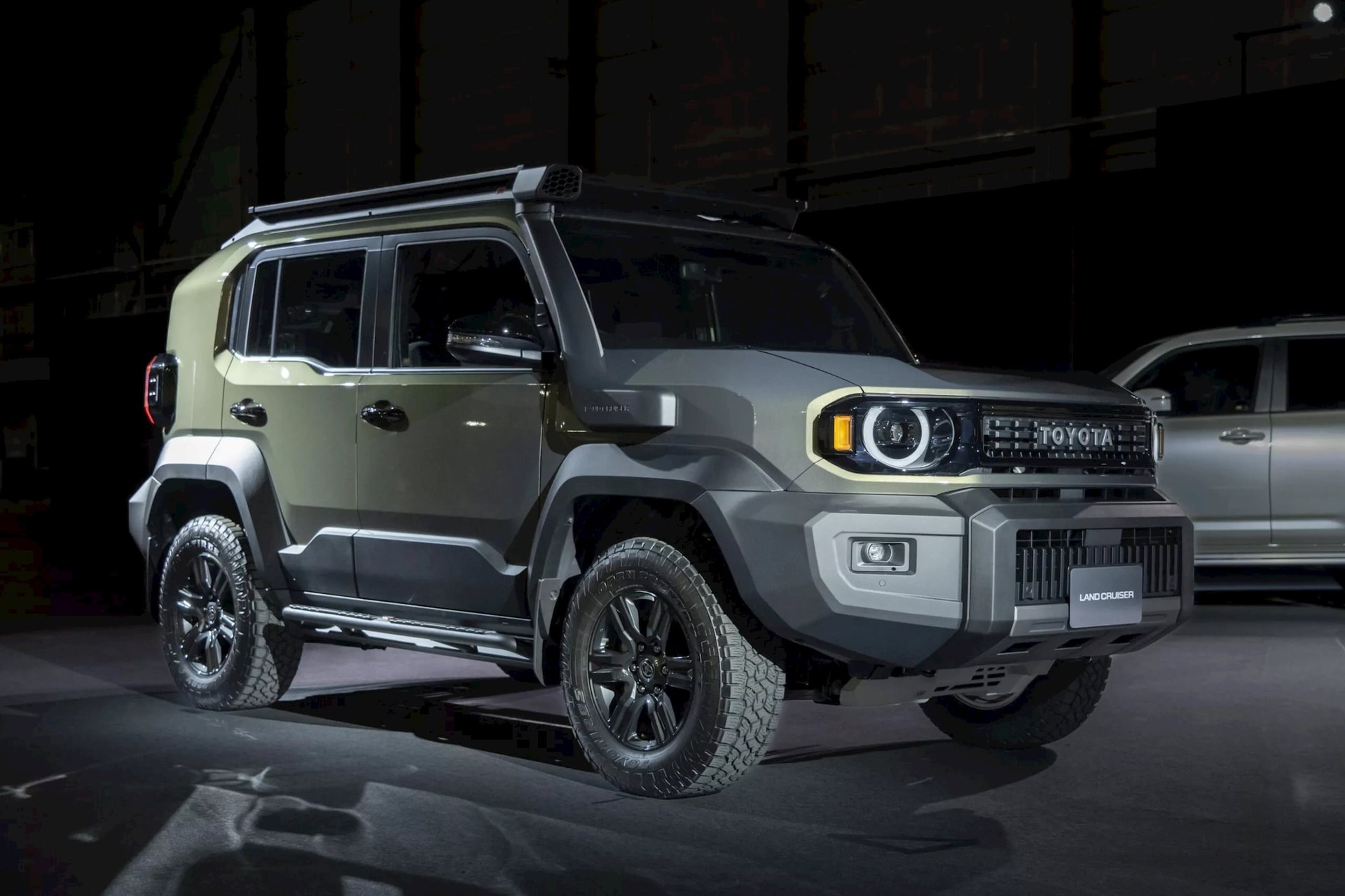 2026-toyota-land-cruiser-fj_37-s.jpg