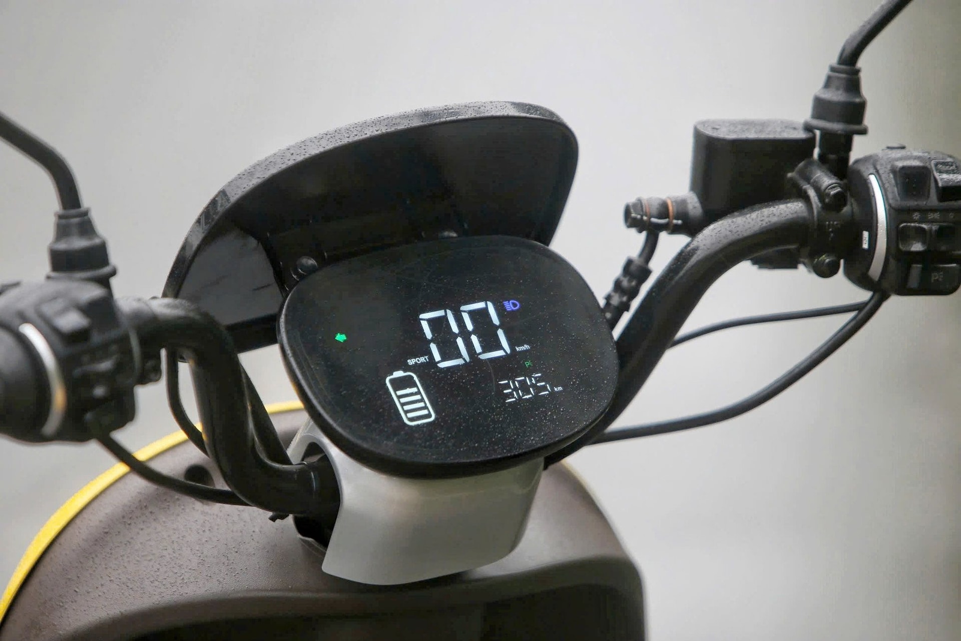 Giá xe điện VinFast mới nhất: Áp đủ ưu đãi, xe rẻ nhất hơn 10 triệu, xe đi 200km/sạc chưa tới 30 triệu
