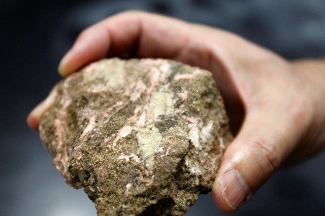 Đất hiếm tăng giá giữa cuộc đua phá thế thống trị của Trung Quốc