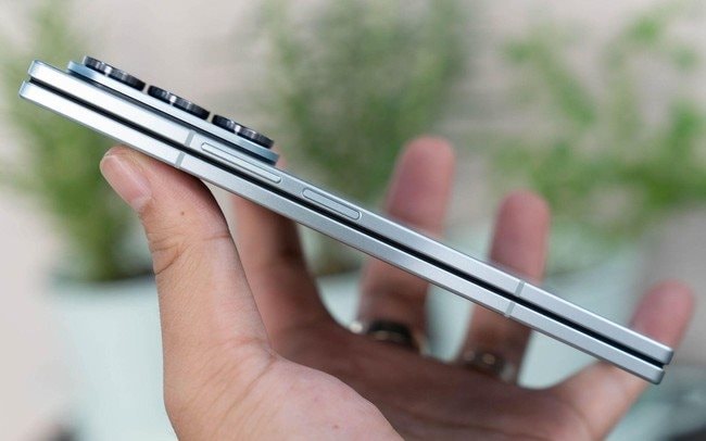 Samsung tạo bước tiến mới trong kỷ nguyên điện thoại gập tích hợp AI với Galaxy Z Fold7