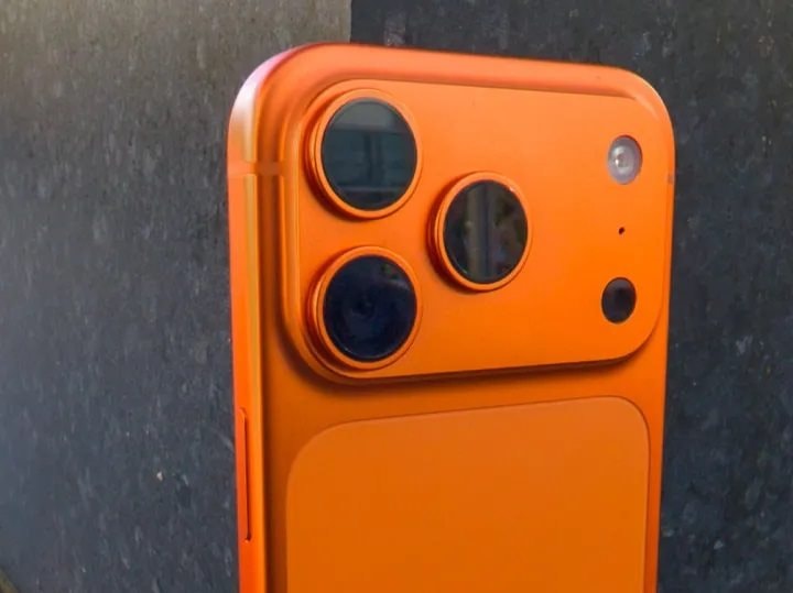 apple-iphone-17-pro-cosmic-orange-11.jpg