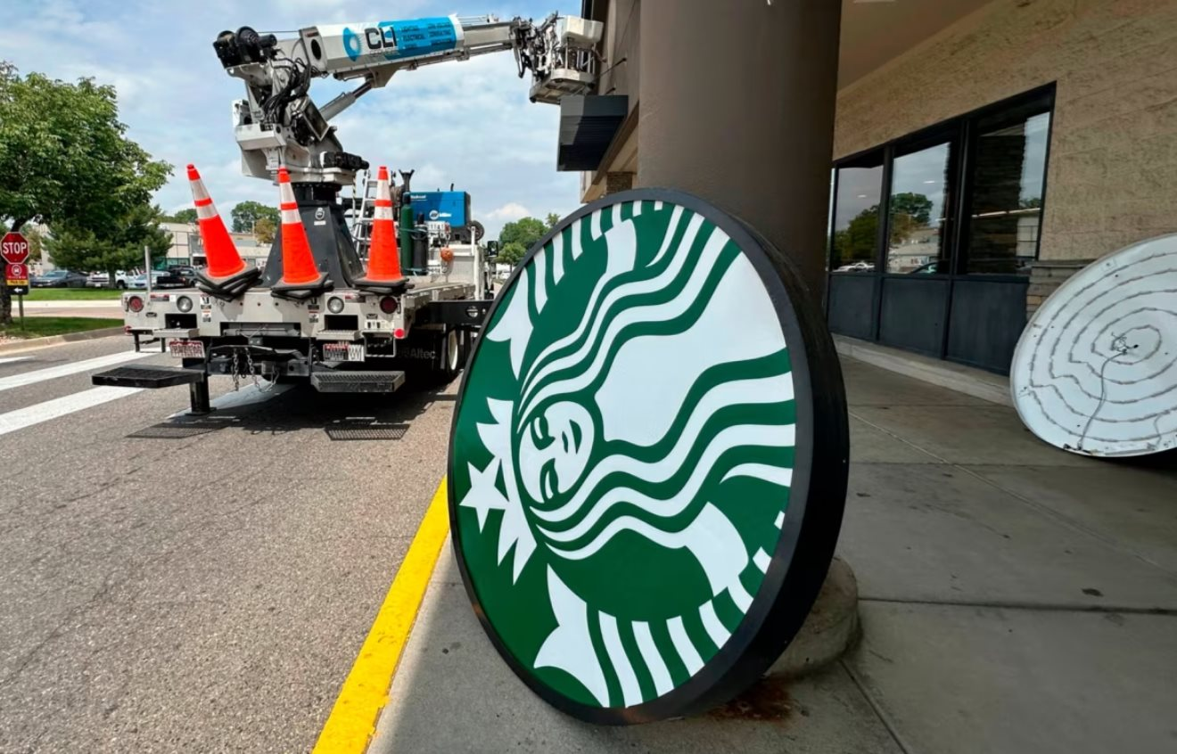 Đột ngột đóng hàng trăm cửa hàng tại Mỹ, Starbucks khiến nhiều chủ cho thuê mặt bằng khóc ròng, đã có người gửi đơn kiện