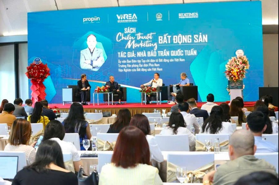 Tác giả một cuốn sách mới xuất hiện trên thị trường lên tiếng: “Mục đích của tôi không phải là bán sách”
