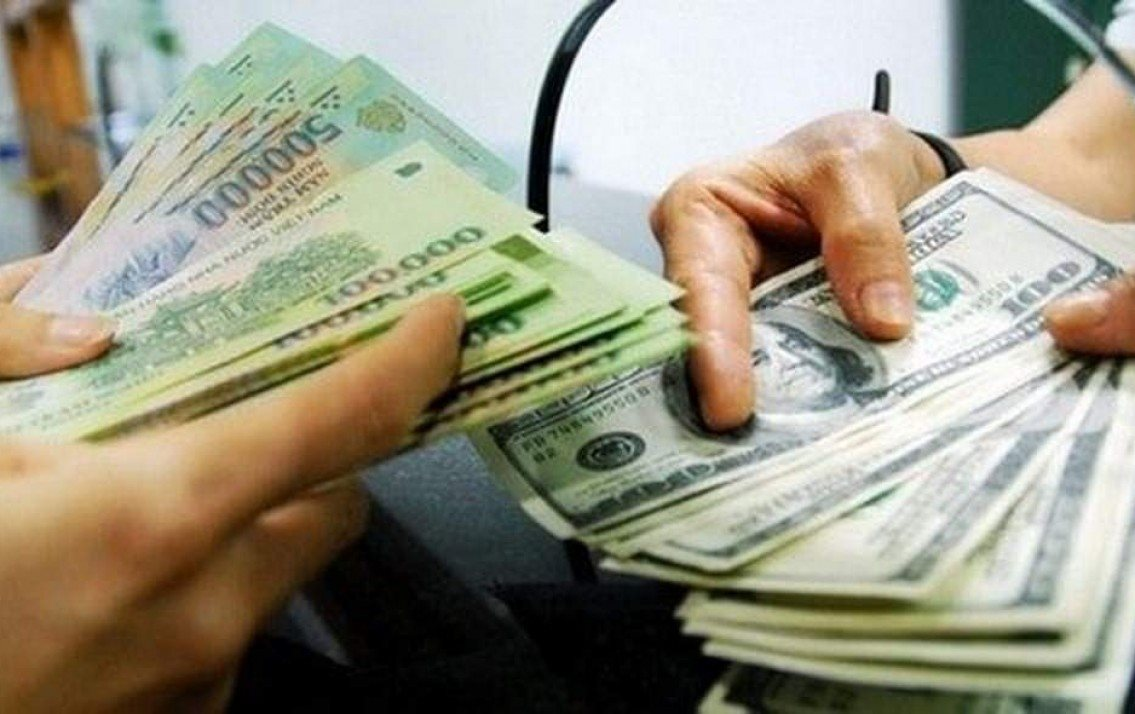 Người hay đổi ngoại tệ cần lưu ý, kẻo bị phạt đến cả trăm triệu đồng, tịch thu ngoại tệ