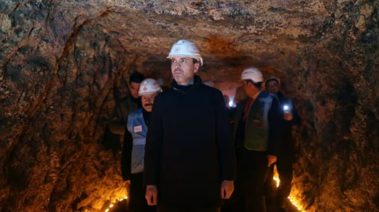 Một quốc gia vừa tuyên bố phát hiện mỏ đất hiếm lớn thứ 3 thế giới: Quy mô ước tính 12,5 triệu tấn, phân vân không biết bắt tay Mỹ hay Trung Quốc 