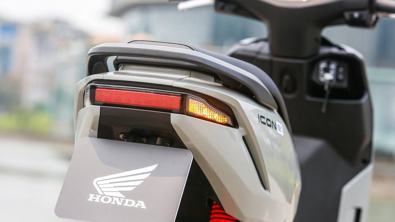 VinFast có 2 xe điện mới, là đối thủ xứng tầm của Honda, Yamaha? Bảng so sánh này cho thấy xe nào tốt hơn