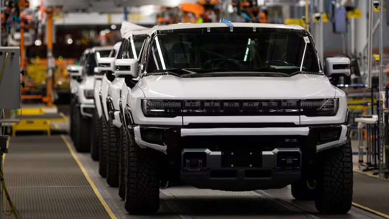 GM cắt giảm hơn 3.400 lao động mảng xe điện, thu hẹp dây chuyền sản xuất và tạm đóng cửa nhà máy, thực hiện cải tổ nhân lực lớn nhất kể từ sau đại dịch