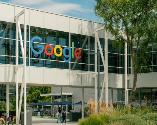 Công ty mẹ Google đạt doanh thu kỷ lục hơn 100 tỷ USD/quý