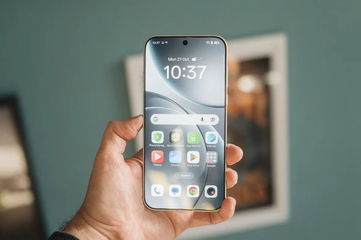 Oppo Find X9 Pro vừa ra mắt đã nhận cơn mưa lời khen là “tốt nhất 2025”, vượt cả iPhone, Samsung