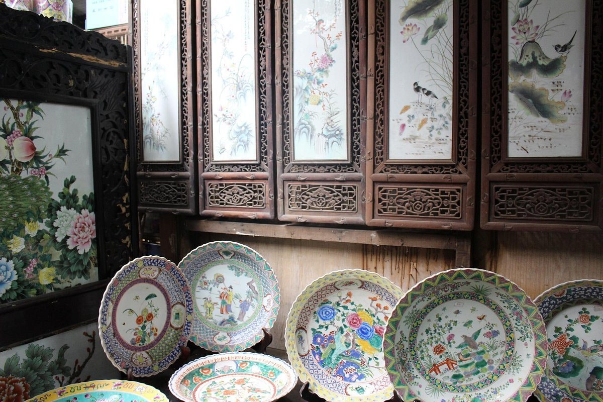 thow-kwang-pottery-jungle.jpg