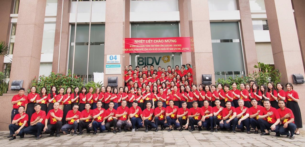 Xây dựng Đảng bộ vững mạnh, phát huy vai trò hạt nhân chính trị trong phát triển doanh nghiệp:  Từ thực tiễn BIDV Chi nhánh Sở Giao dịch 2
Kỳ 01- Tổ chức Đảng trong doanh nghiệp – điểm tựa chính trị