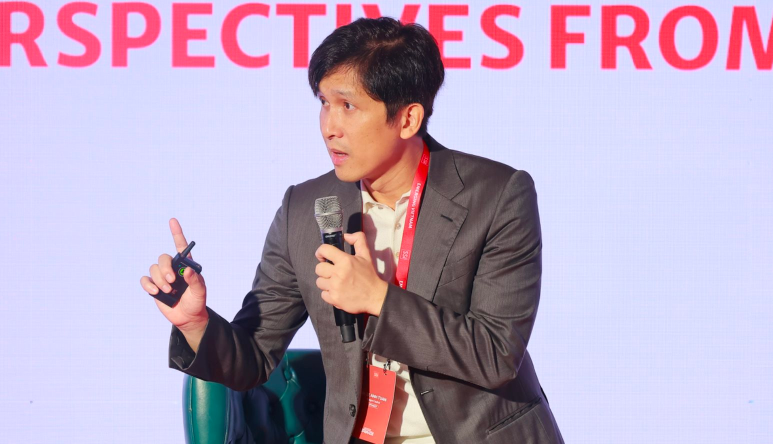 Tổng Giám đốc Dragon Capital: 2-3 năm gần đây nhà đầu tư không còn xem chứng khoán như “sòng bạc”, lái xe của tôi cũng bỏ vài trăm USD mỗi tháng mua cổ phiếu