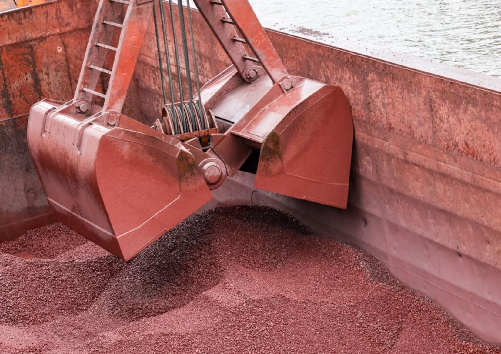 Không phải đất hiếm, Trung Quốc đang dùng 'quân bài' khác để xoay chuyển toàn bộ thị trường hàng hoá: Mua gần 100 triệu tấn hàng từ quốc gia G20 bằng Nhân dân tệ, quyết phi đô la hoá