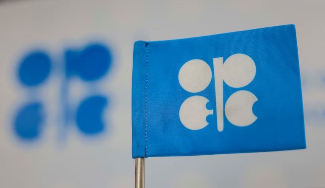 OPEC+ nghiêng về phương án tăng sản lượng nhẹ trong tháng 12