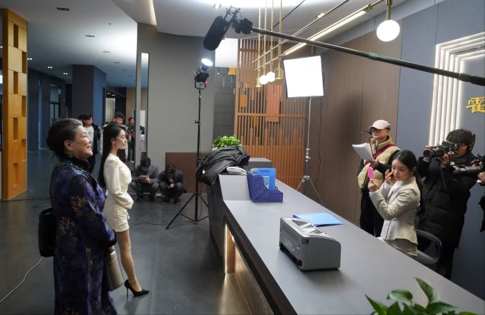 Làn sóng phim '2 phút' tại Trung Quốc: Thị trường gần 10 tỷ USD màu mỡ làm rung chuyển hệ thống truyền hình, điện ảnh truyền thống