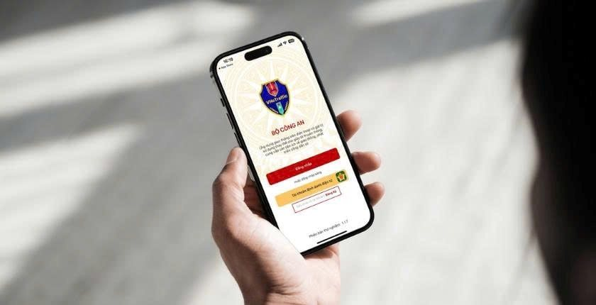 Cục CSGT hướng dẫn người dân liên kết tài khoản VNeTraffic với VNeID