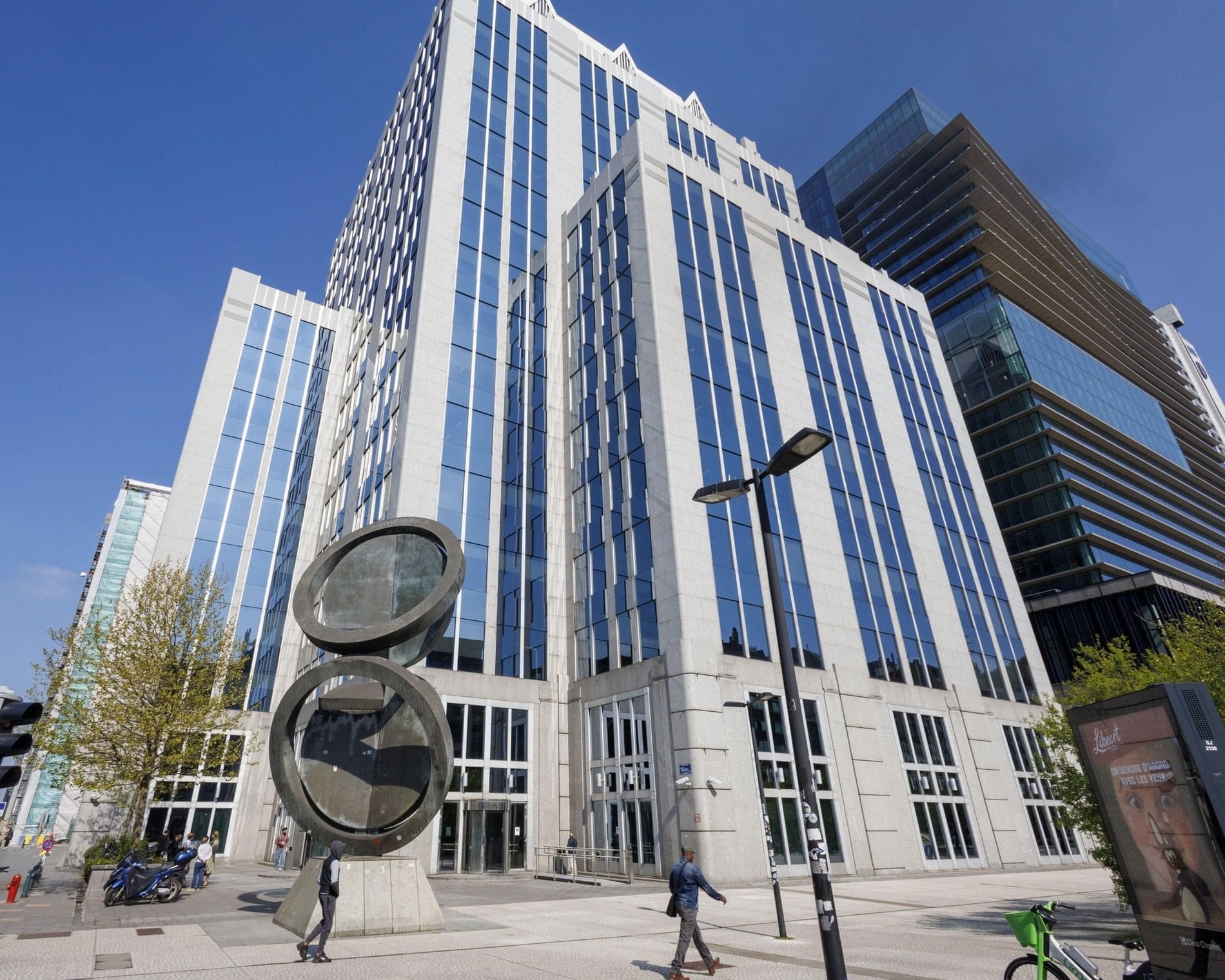 Châu Âu bất ngờ dỡ phong tỏa tài sản của nhà đầu tư Nga, không cần xin phép Mỹ