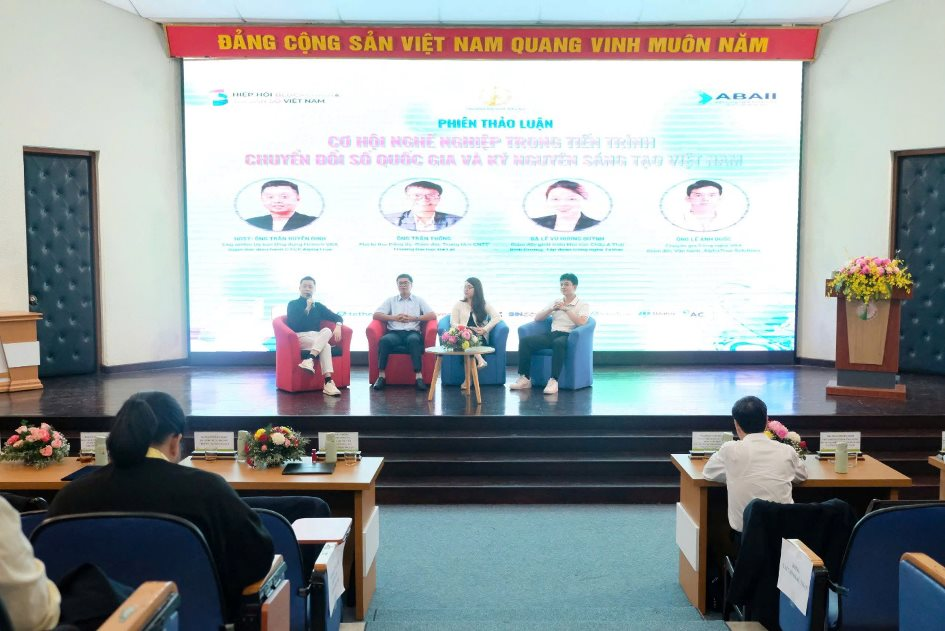 ABAII Unitour 2025 giới thiệu Mạng Dịch vụ Đa chuỗi Blockchain Việt Nam đến sinh viên Đà Lạt