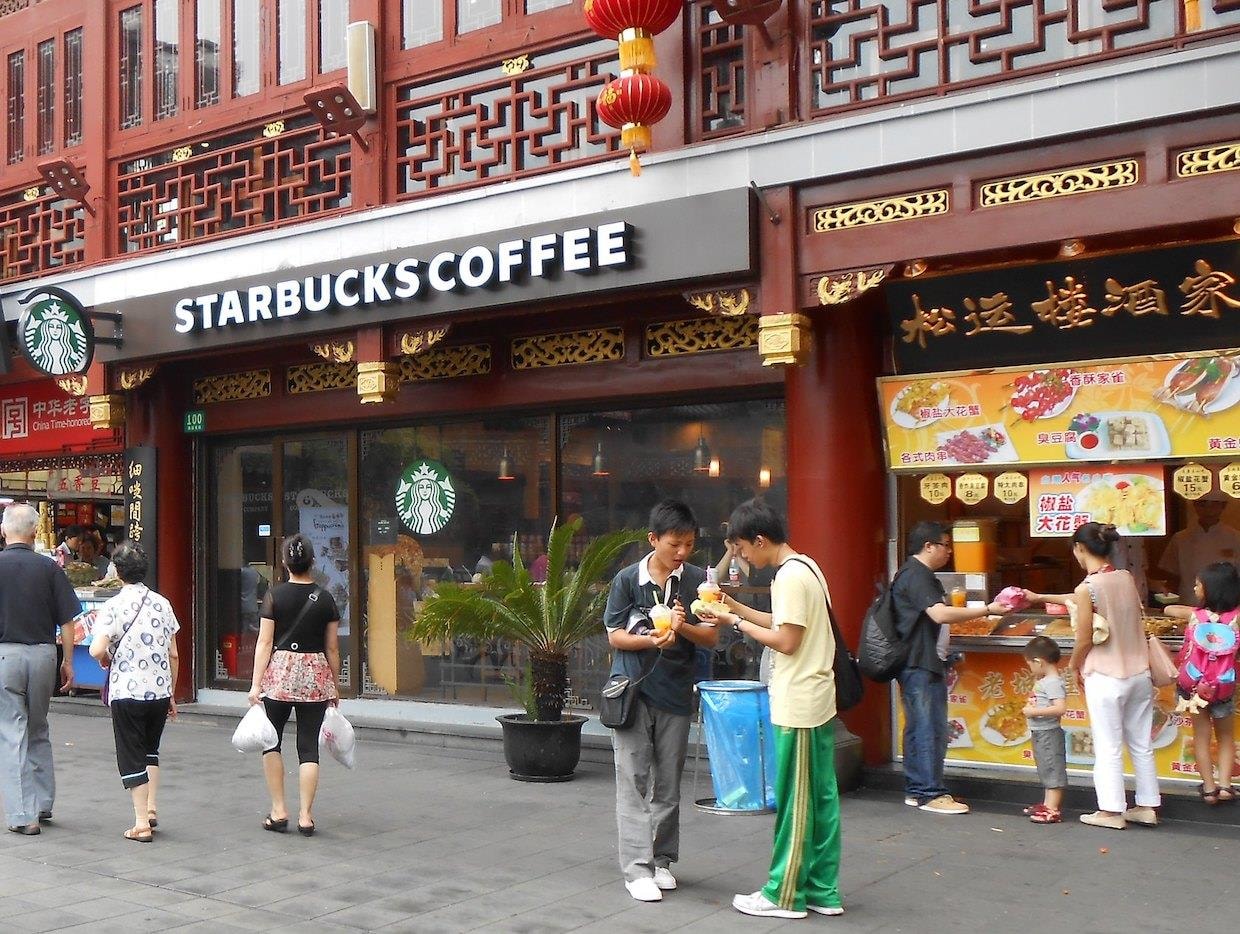 Starbucks chốt kèo bán một phần hoạt động kinh doanh ở thị trường láng giềng Việt Nam, đổi lại 4 tỷ USD