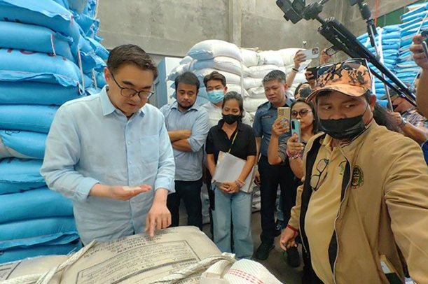 Khám xét một nhà kho, cảnh sát thu giữ 26.000 bao gạo nhập lậu quy mô lớn, tổng giá trị hơn 15 tỷ đồng