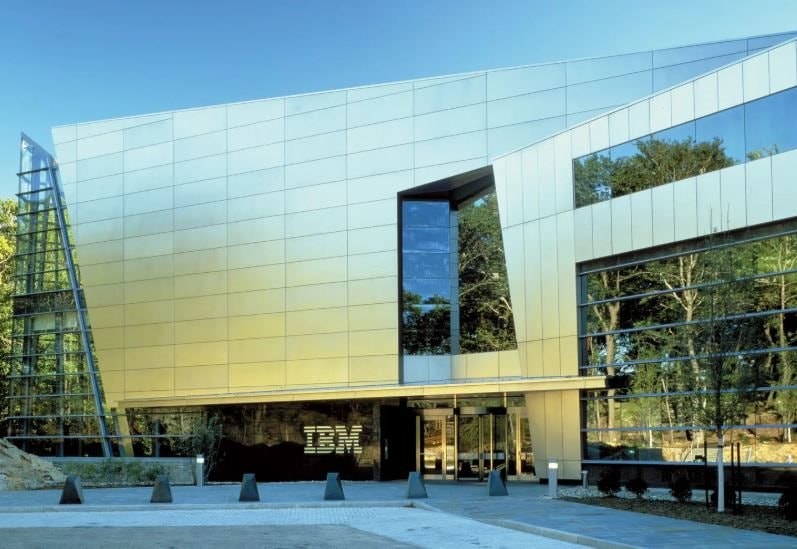 Biểu tượng ngành công nghệ thế kỷ 20 bất ngờ sa thải hàng nghìn nhân sự, nhận 'thua' trước AI và tự động hóa