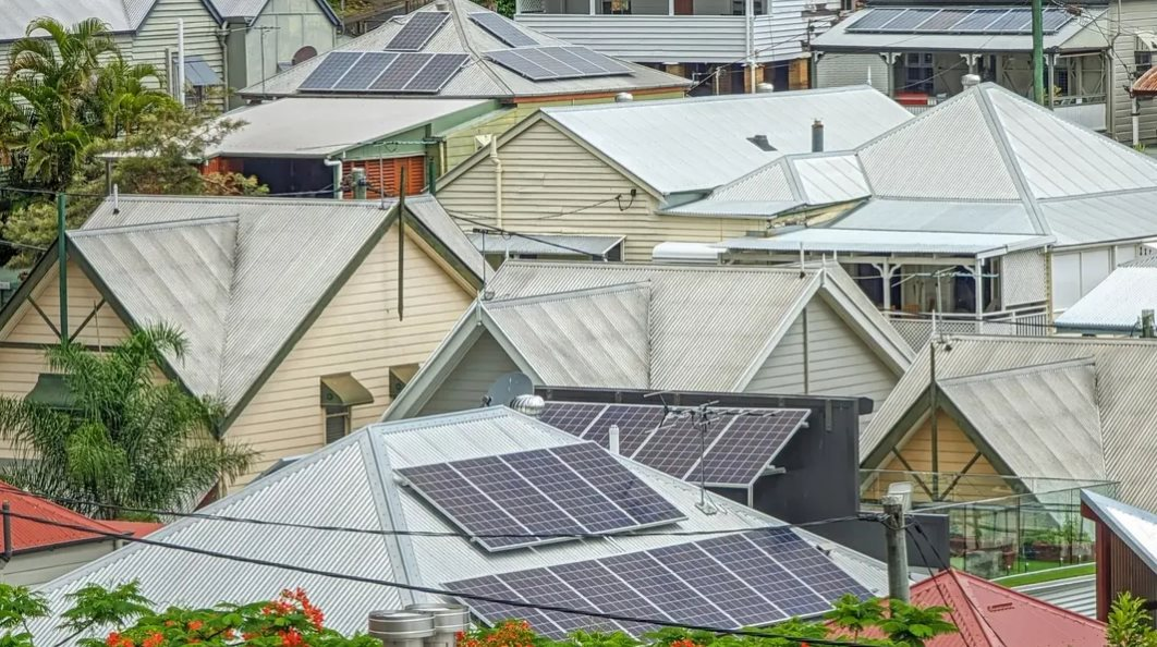 Điện âm giá vì dư cung giờ thấp điểm, một quốc gia miễn phí điện 3 tiếng/ngày cho hàng triệu hộ dân: Kẻ mừng người lo