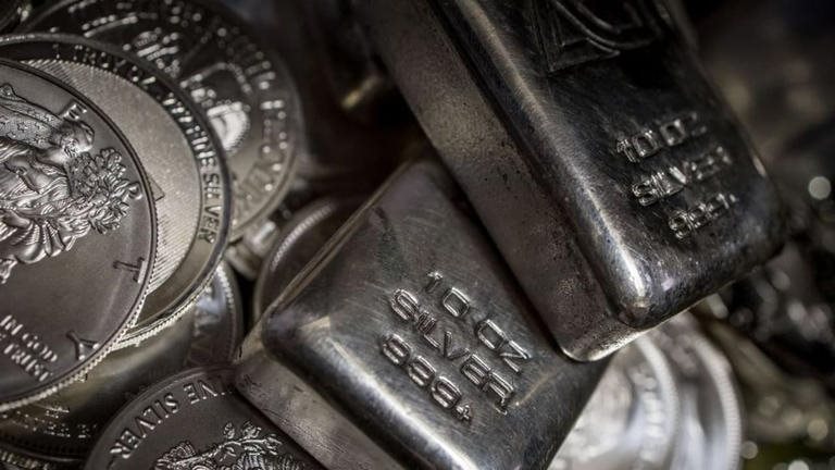 Mỹ đưa bạc vào danh sách khoáng sản quan trọng, mở đường cho áp thuế: “Cơn địa chấn” mới trên thị trường kim loại quý?