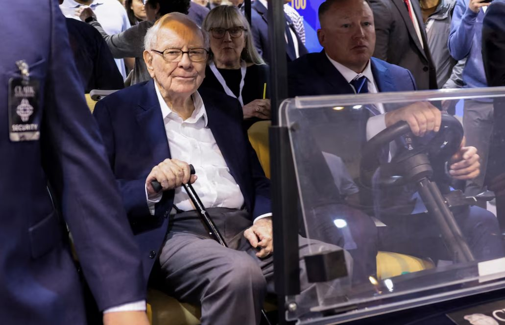 Warren Buffett cảnh báo: Không phải tôi!