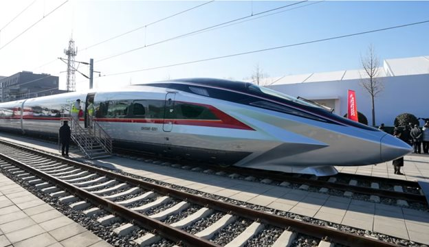Thần tốc xây hơn 32.000 km đường sắt cao tốc trong 10 năm, gấp chục lần Shinkansen của Nhật Bản, Trung Quốc gánh khoản nợ cực 'khủng'