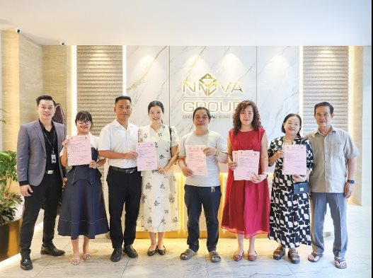 Novaland (NVL) tăng tốc bàn giao hơn 500 sổ hồng cho khách hàng The Sun Evenue