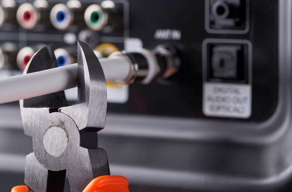 Truyền hình cáp sụt giảm mạnh: Một nửa hộ gia đình Mỹ không dùng dịch vụ, hàng loạt nhà cung cấp bán mảng kinh doanh 