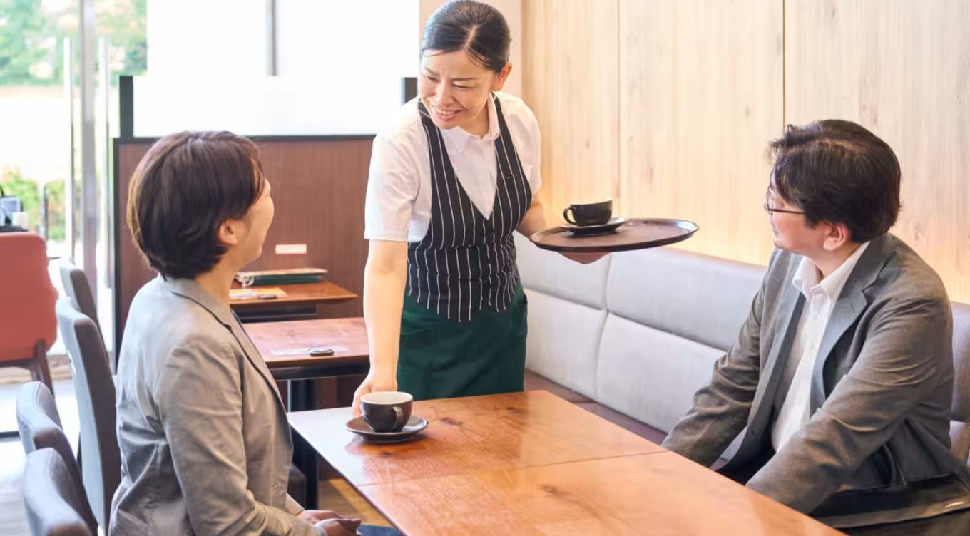 Vị thế Starbucks tại ĐNÁ lung lay bởi các chuỗi cà phê Nhật Bản giá rẻ, nhắm phân khúc dân văn phòng thu nhập trung bình 