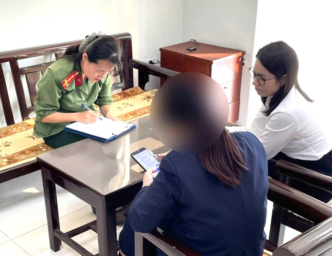 Thủ đoạn khiến nạn nhân biết là lừa đảo nhưng vẫn một mực đòi chuyển khoản 250 triệu đồng