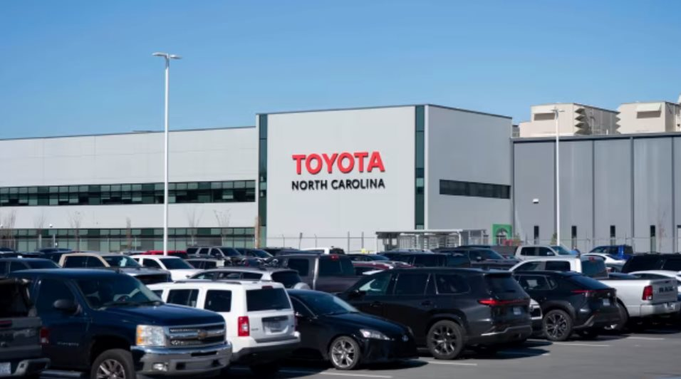 Toyota sẽ đầu tư 10 tỷ USD vào Mỹ trong 5 năm, vừa khánh thành nhà máy pin siêu 'khủng'