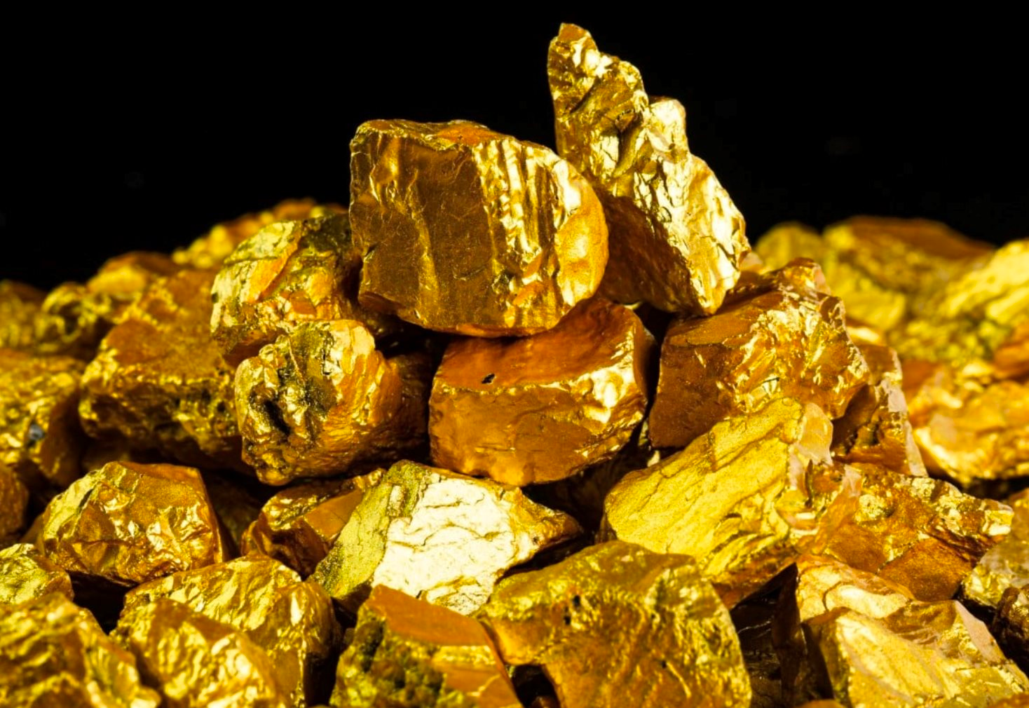 Không cần khoan sâu vẫn phát hiện mỏ vàng hơn 1.000 tấn trị giá hơn 2 triệu tỷ đồng 