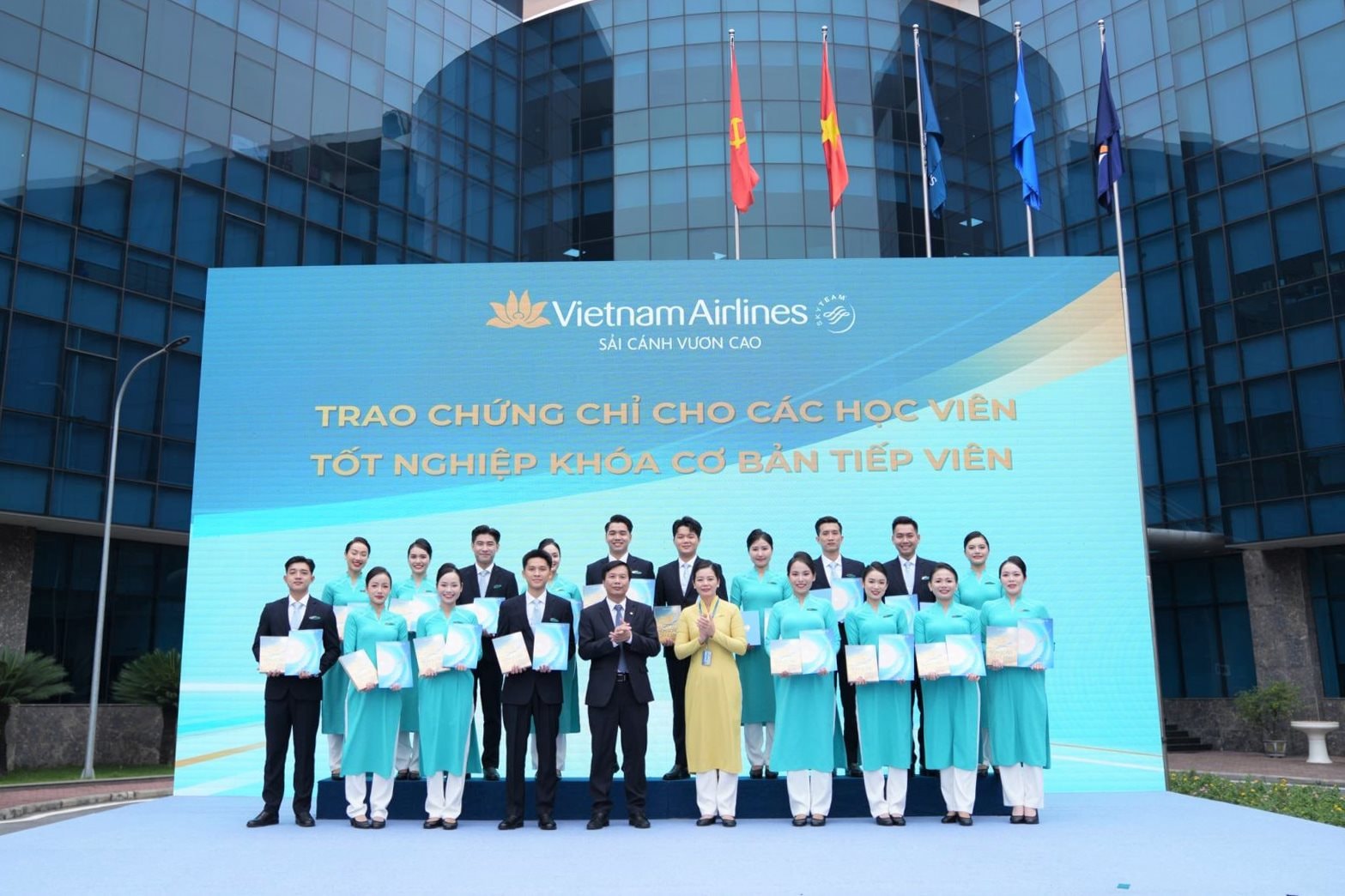 Lần đầu tiên Vietnam Airlines tổ chức thành công Ngày hội việc làm 2025 