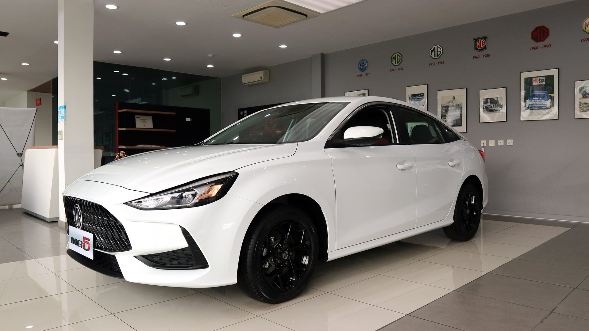 Xe Trung Quốc ồ ạt vào Việt Nam: Hãng nào bán chạy nhất, hãng nào bán kém nhất?