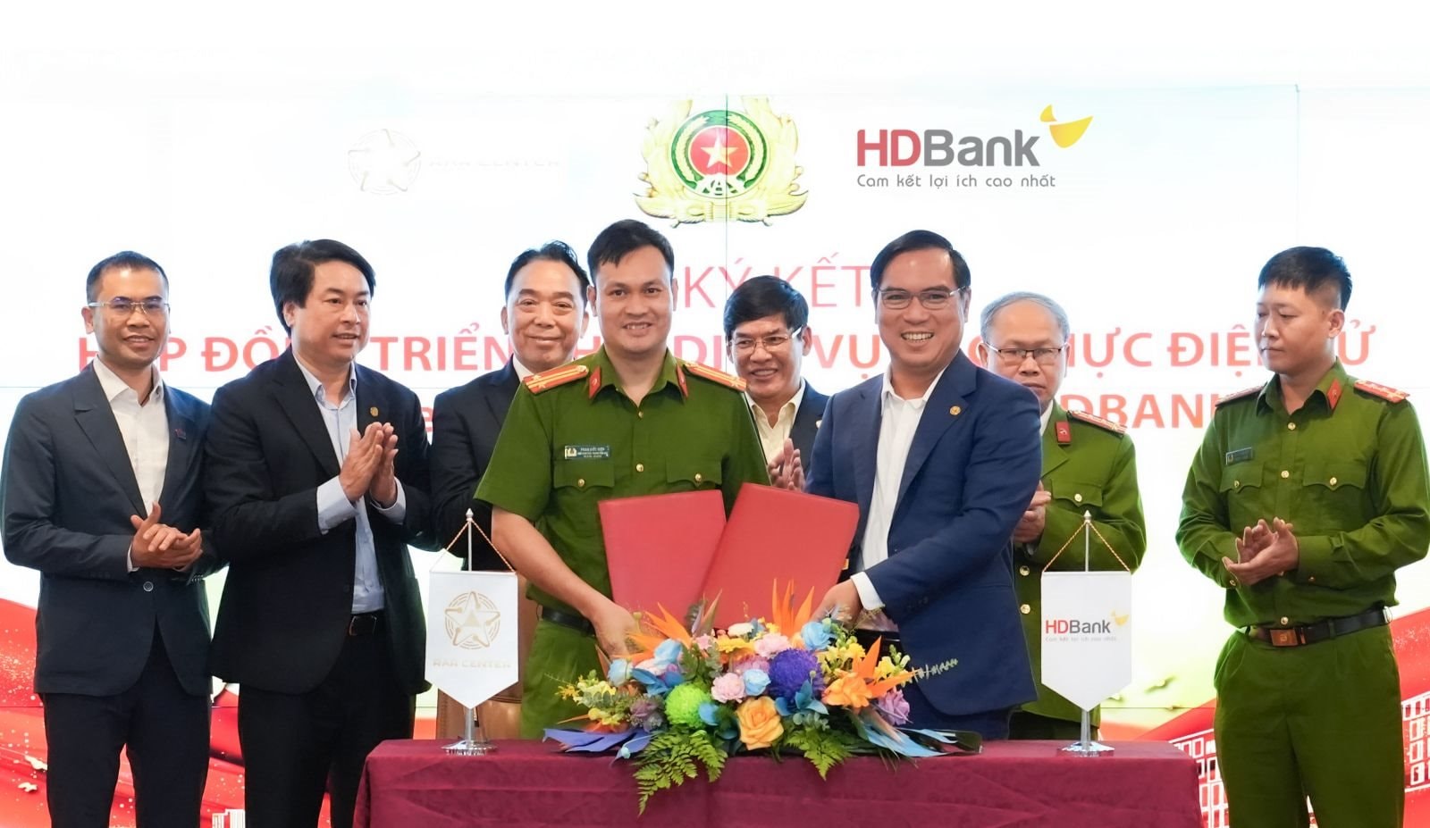 HDBank hợp tác với Trung tâm RAR – Bộ Công an: Tích hợp VNeID, mang trải nghiệm số thuận tiện cho khách hàng