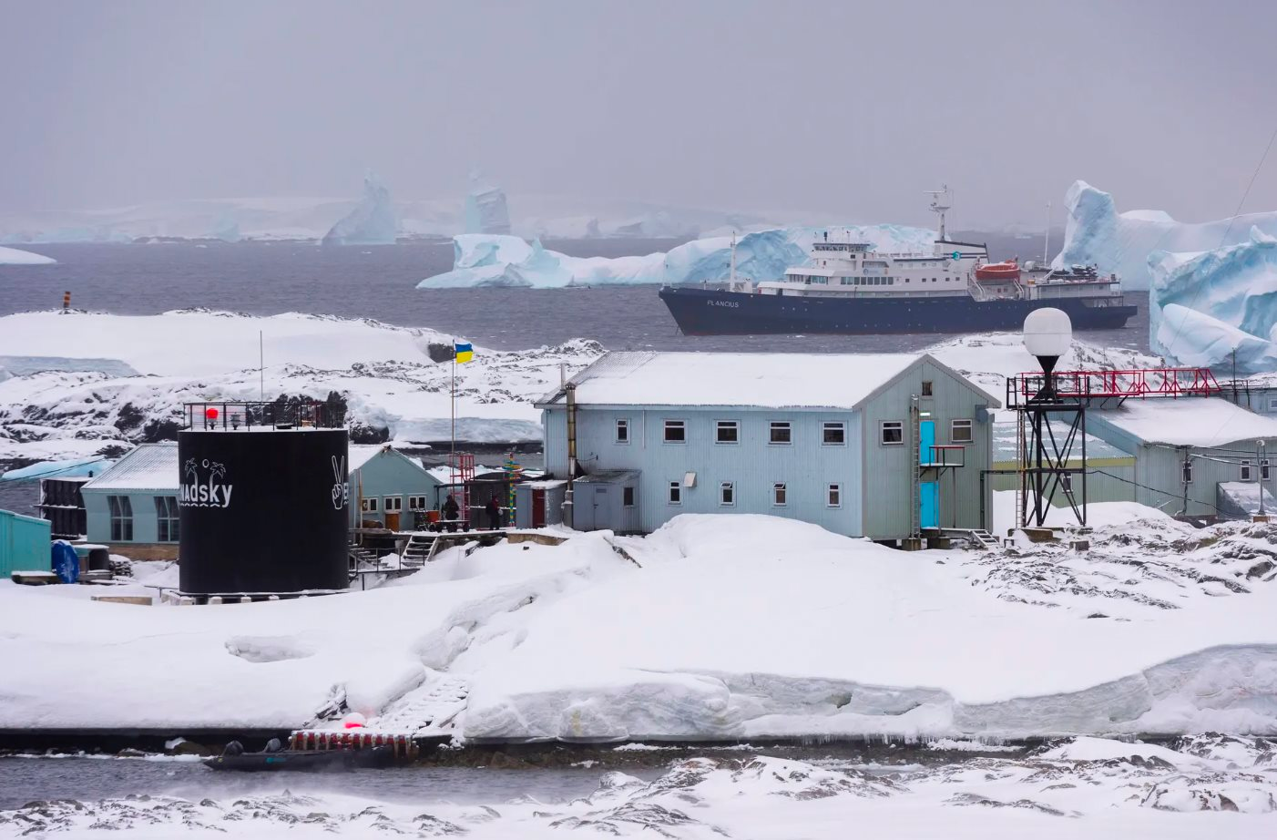 Không cần bất cứ mũi khoan nào, Nga phát hiện gần 70 tỷ tấn 'vàng đen' dưới nước