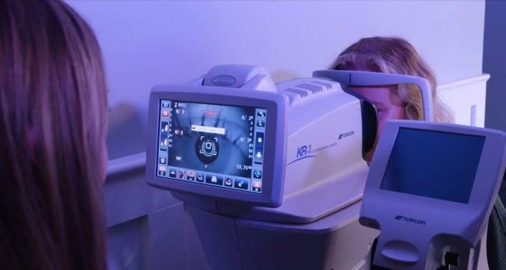 Hợp tác triển khai công nghệ chăm sóc nhãn khoa thông minh tại Việt Nam