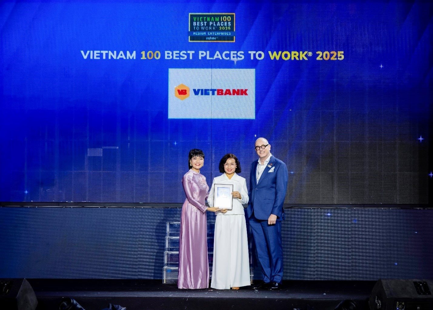 Vietbank vào top 100 nơi làm việc tốt nhất Việt Nam 