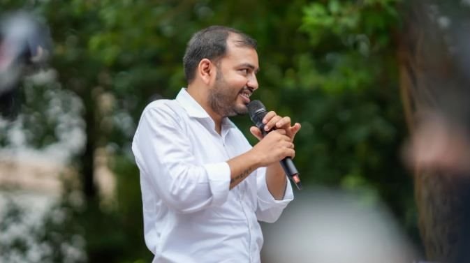 Chàng trai bỏ dở đại học vừa trở thành tỷ phú trẻ nhất Ấn Độ, công ty riêng sắp IPO, ghi nhận doanh thu bùng nổ