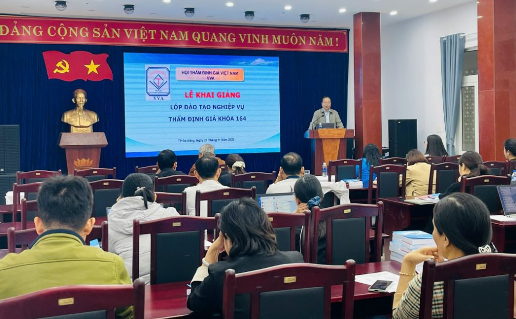 VVA khai giảng khóa đào tạo nghiệp vụ thẩm định giá K164 tại TP Đà Nẵng