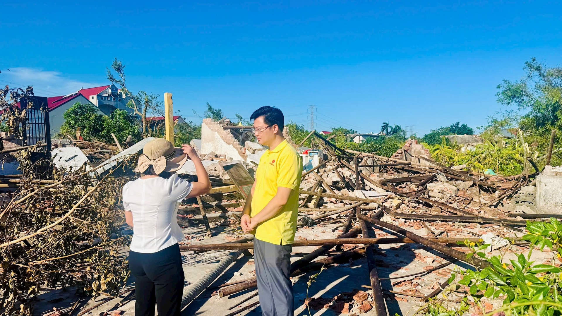 Tỷ phú Phạm Nhật Vượng gửi công văn hoả tốc đề xuất hỗ trợ thêm 500 tỷ đồng cho đồng bào miền Trung 