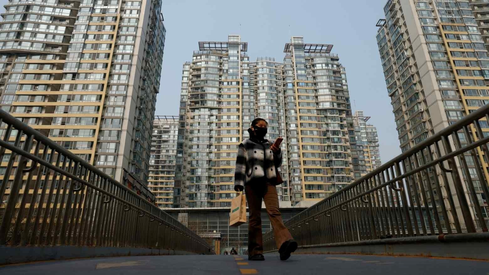 Ngân hàng tại quốc gia đang dư thừa hàng chục triệu căn nhà ồ ạt rao bán 70.000 bất động sản thế chấp, gia tăng áp lực giảm giá 