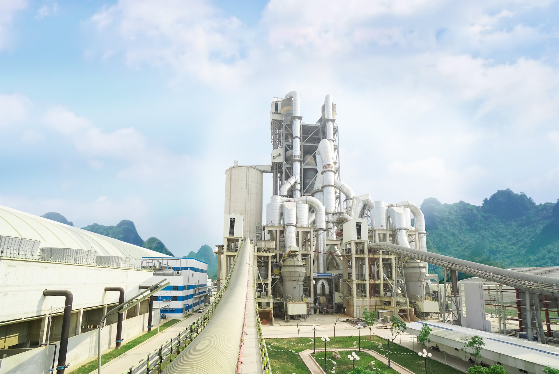 Xi Măng Xuân Thành: Từ công nghệ hiện đại đến chứng nhận “xanh” SGBP và EPD