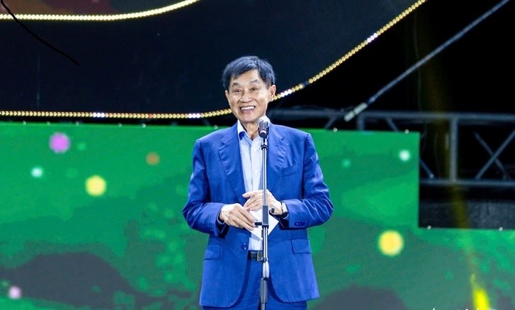 Tỷ phú Johnathan Hạnh Nguyễn trích 6 tỷ từ đám cưới con gái ủng hộ đồng bào miền Trung