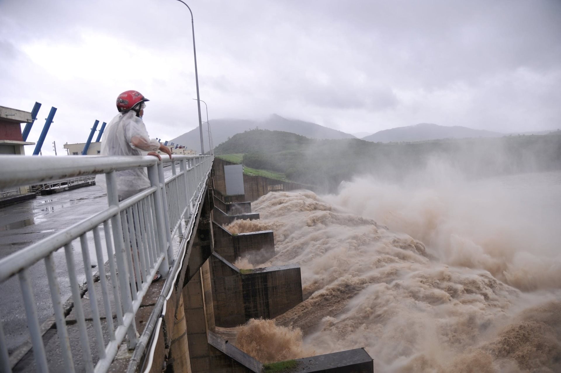 Tổng giám đốc Thuỷ điện Sông Ba Hạ nghỉ phép và làm việc với cơ quan chức năng