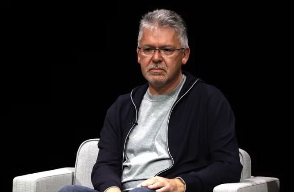 Apple mất 'đầu tàu' AI cấp cao, áp lực nội bộ ngày càng đè nặng